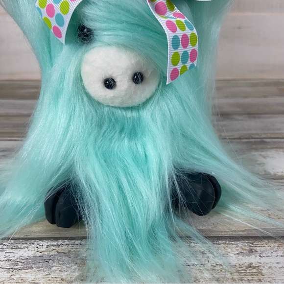 Highland Cow Coo Gnome Aqua Handmade White Pink Daisy Flower Bow Farmhouse Decor - Picture 5 of 11